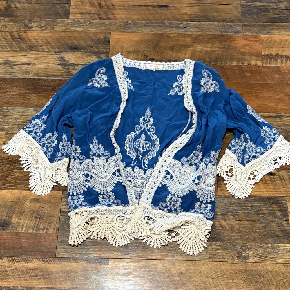 Solitaire Blue and‎ Cream Lace Women's Cardigan